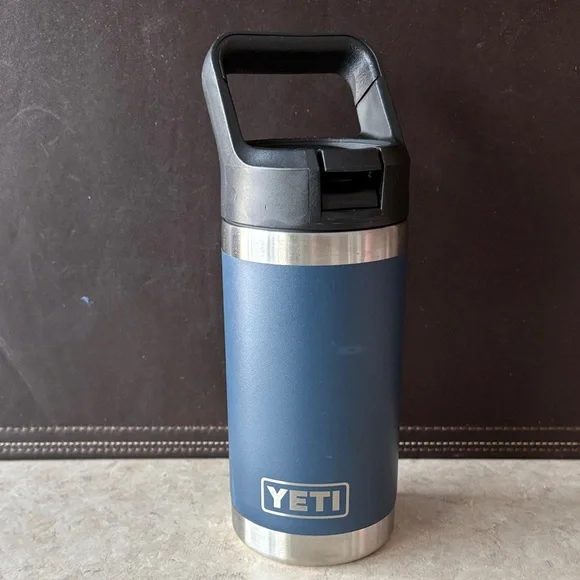 YETI Navy Insulated Mug with Handle - Picture 1 of 4